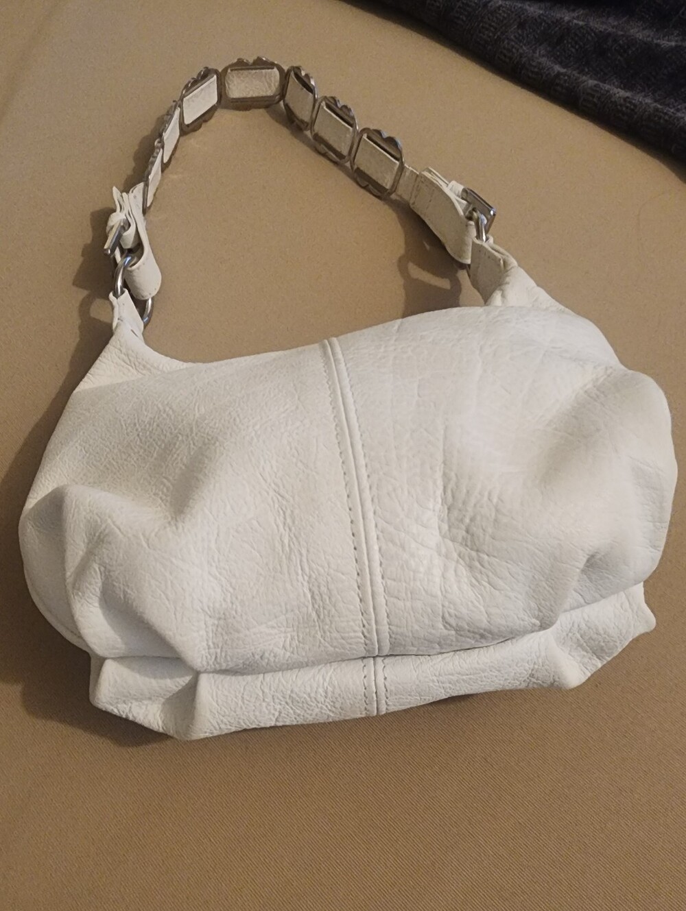 Berge White Leather Shoulder Bag with Floral Chain Strap, Made In Italy
